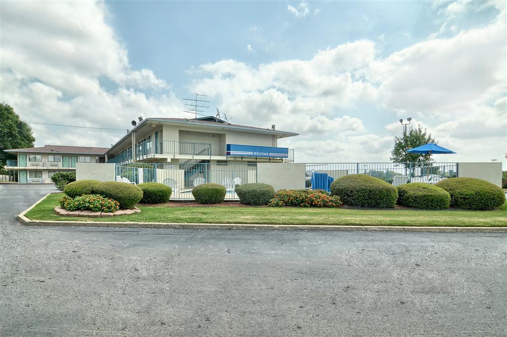 קונווי Skyline Inn מראה חיצוני תמונה