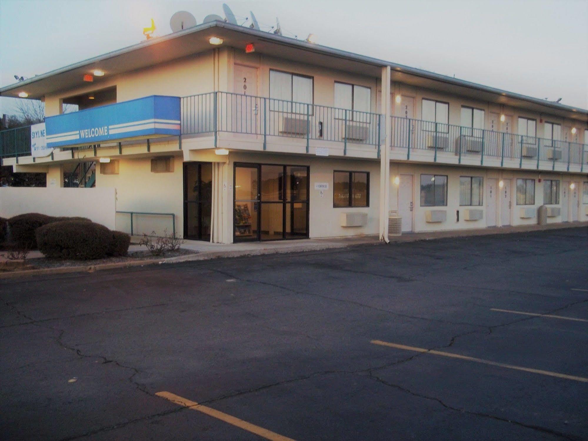 קונווי Skyline Inn מראה חיצוני תמונה