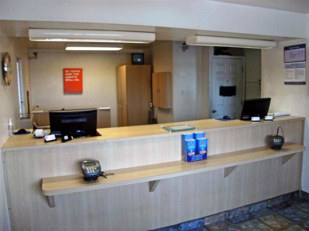 קונווי Skyline Inn מראה פנימי תמונה